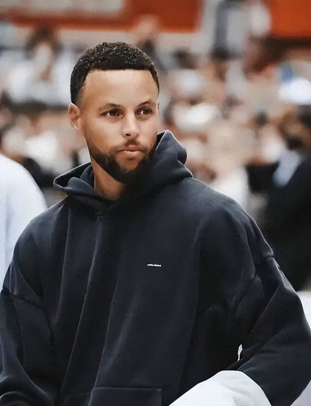 与斯特拉斯 与斯特拉斯