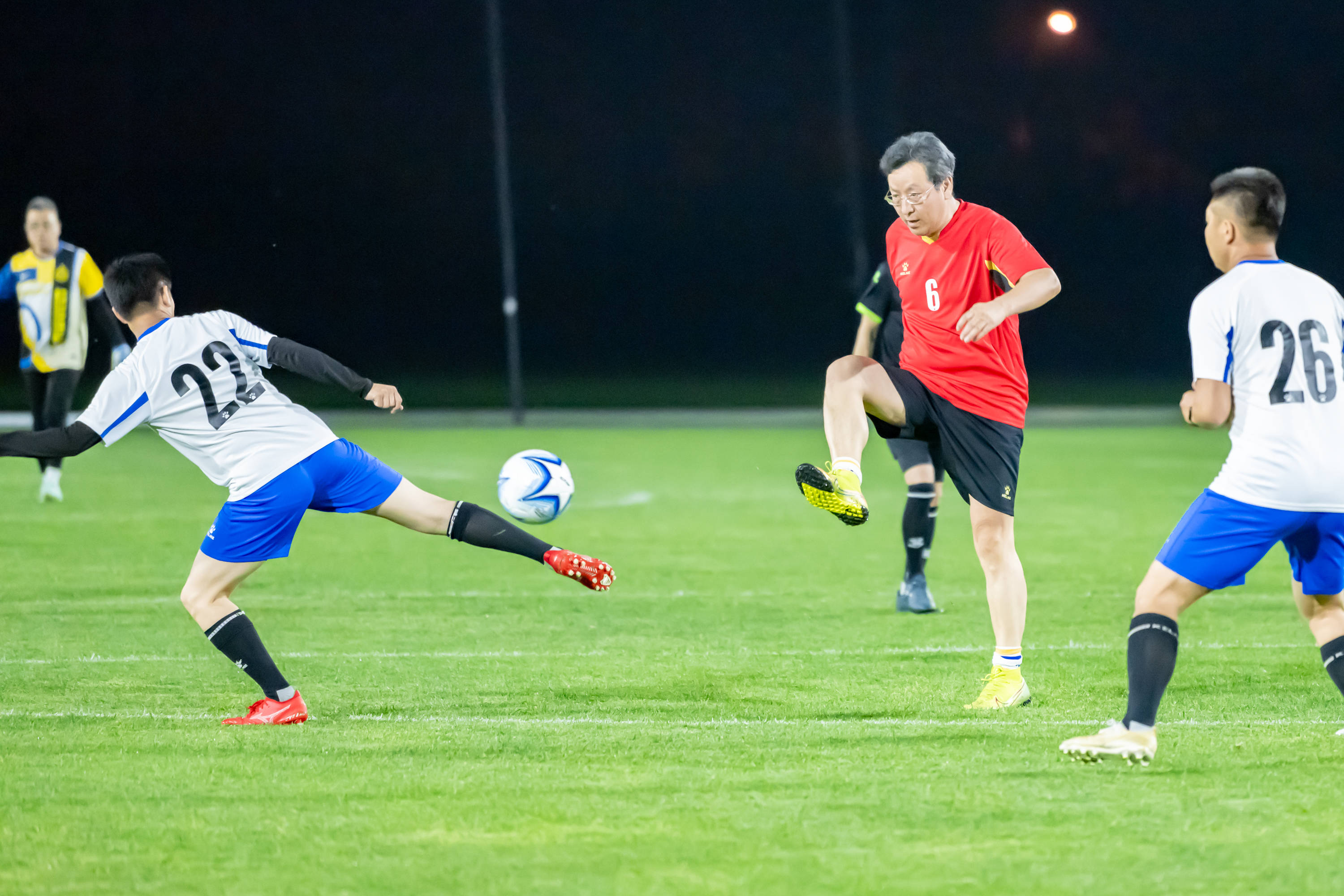 态的判若鸿 态的判若鸿
